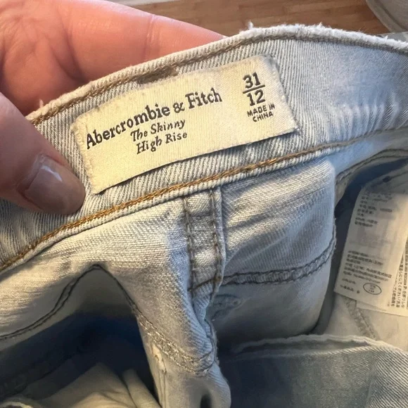 Abercrombie & Fitch The Skinny High Rise Jeans - Picture 7 of 7